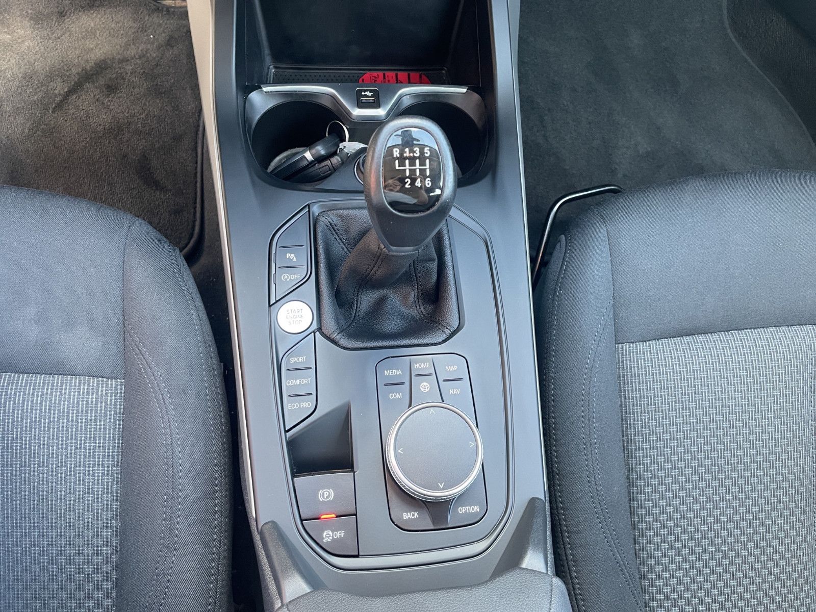Fahrzeugabbildung BMW 118 i Advantage *SitzHZ*LED*CarPlay*DAB*USB*