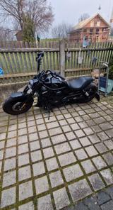 Harley-Davidson V-Rod mit Klappenauspuff ALL BLACK - 2002 V ROD