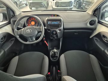 Toyota Aygo AYGO x + Radio nachger&uuml;stet