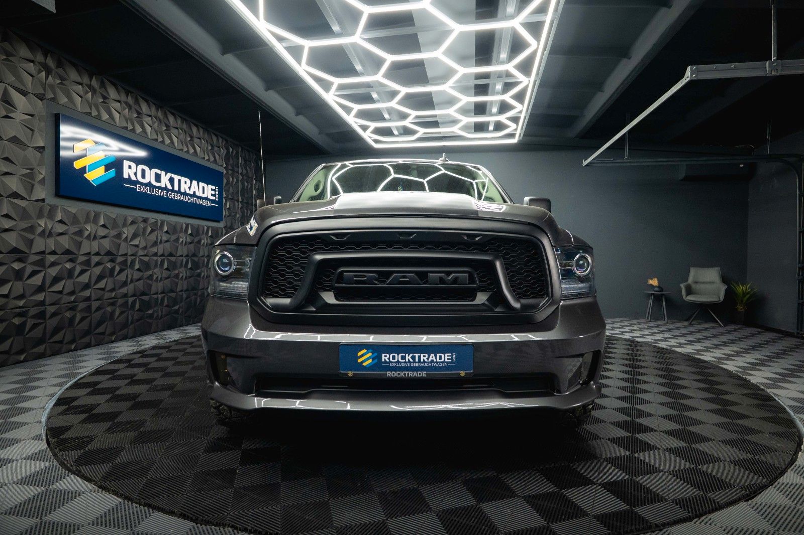 Fahrzeugabbildung Dodge RAM 5.7 V8 HEMI 4x4 OFFROAD Night-Paket *LED*AHK