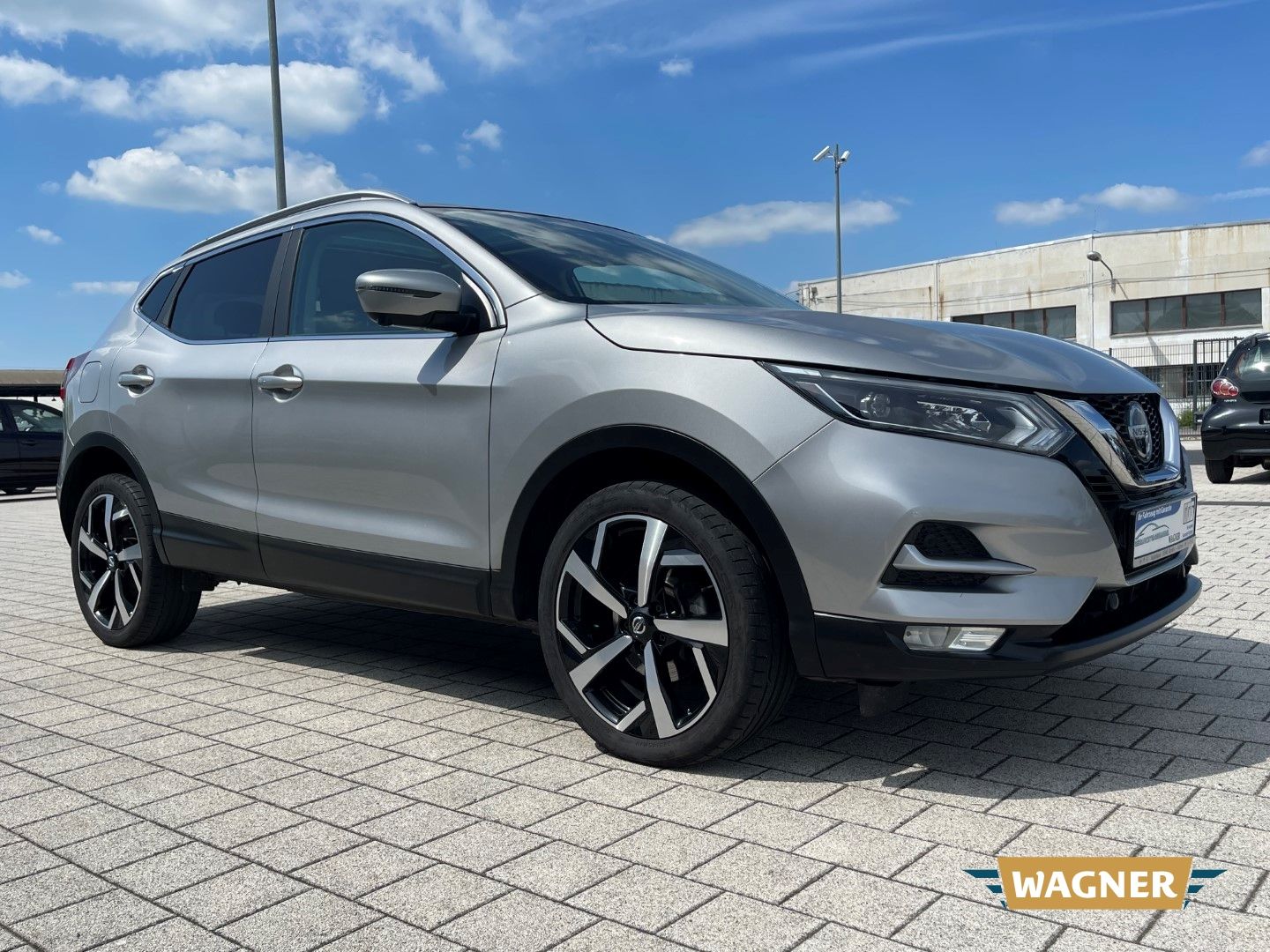Fahrzeugabbildung Nissan Qashqai Akari Leder Pano SHZ 360°LED  Klimaautom