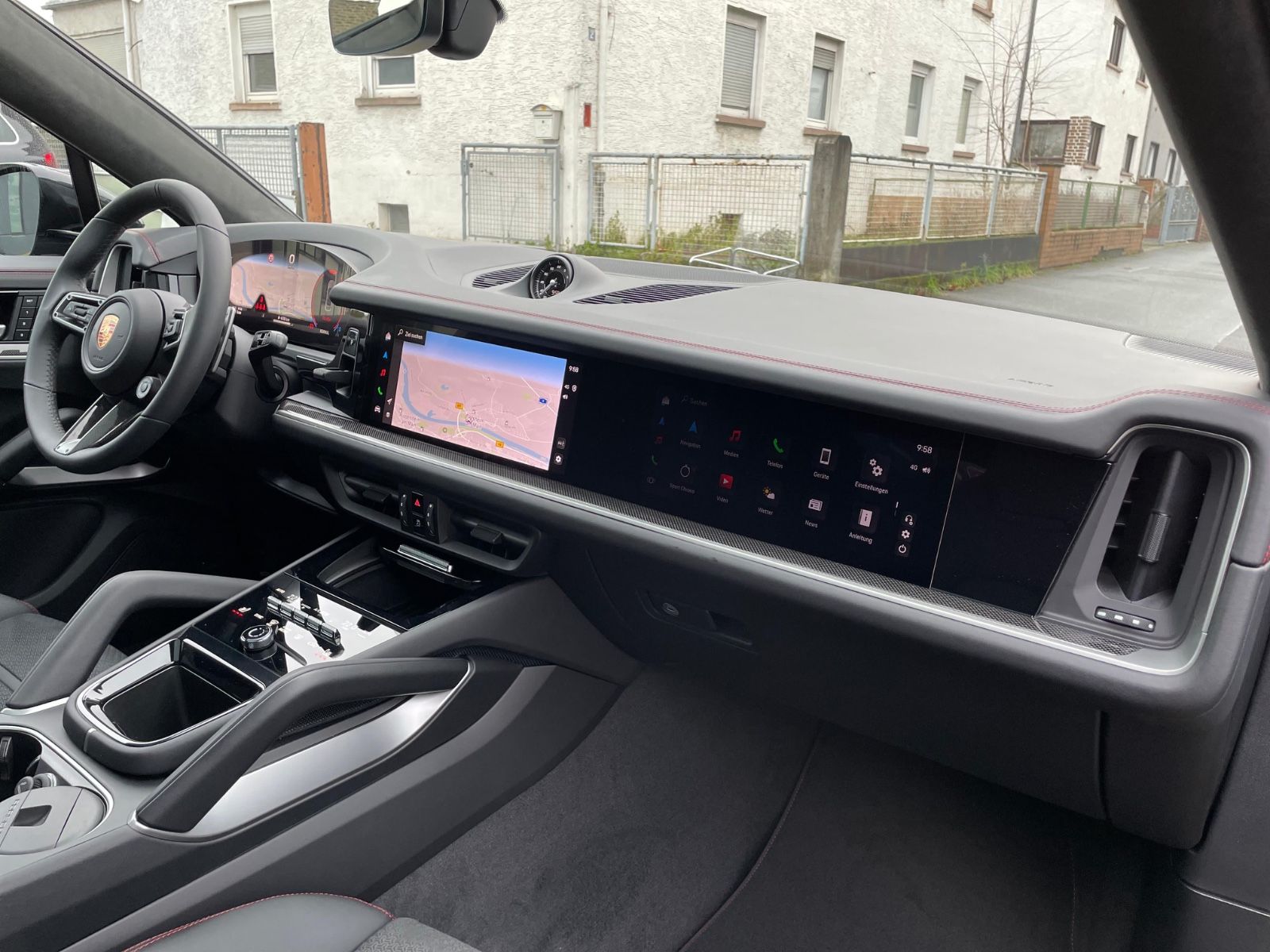 Fahrzeugabbildung Porsche Cayenne GTS Coupé |HUD|Matrix|ACC|AHK|Carbon|22"