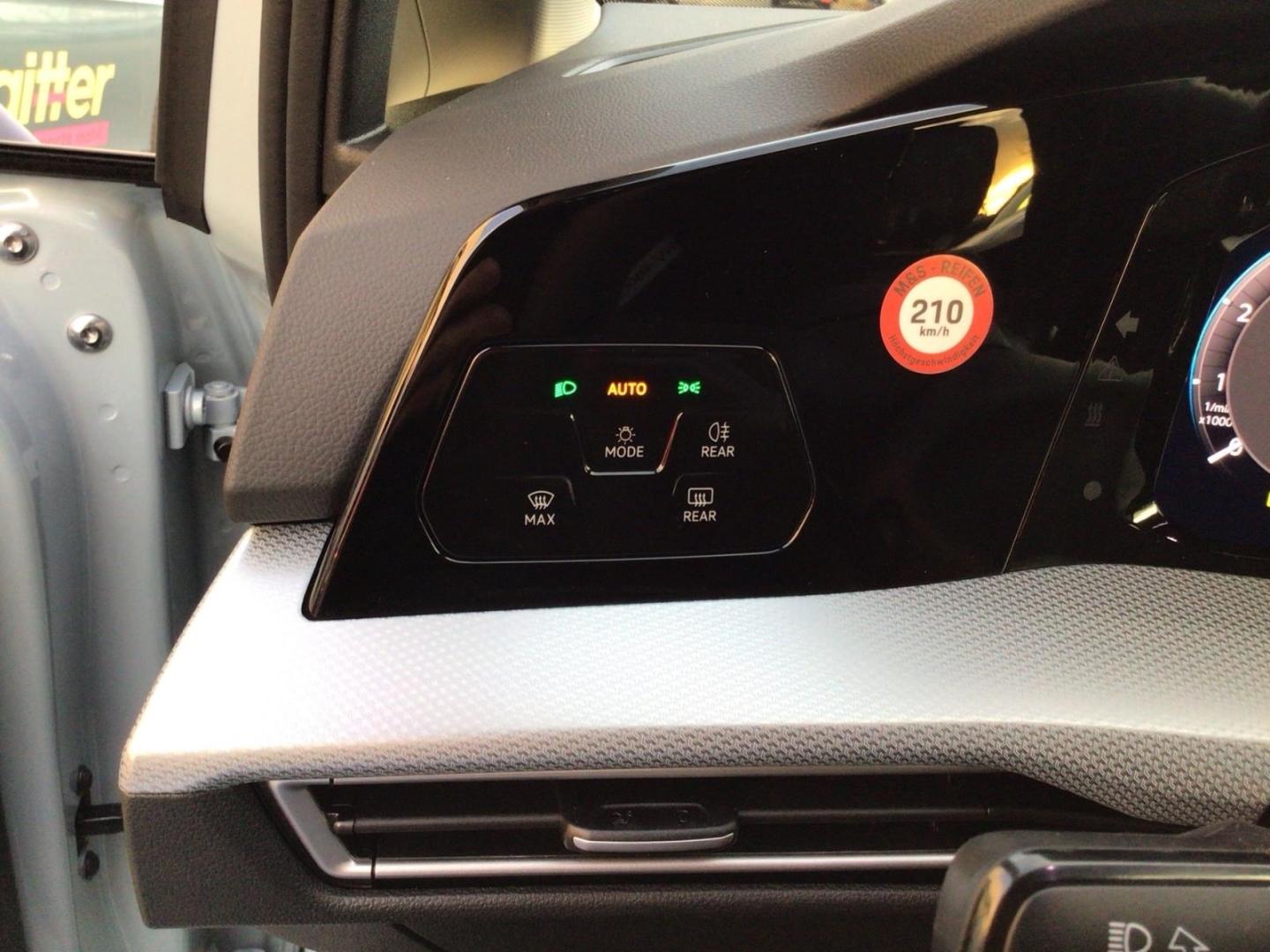 Volkswagen Golf VIII 1.5 eTSI 110 kW ENERGY Digitales Cockp, миниатюра 15