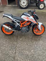 KTM Duke 390 - KTM VON 251 BIS 500 CCM