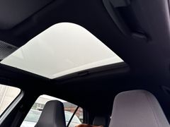 Fahrzeugabbildung Volkswagen Golf VIII 1.5 GTE DSG FACELIFT PANO HuD AHK