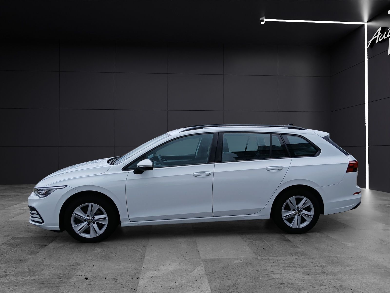 Fahrzeugabbildung Volkswagen Golf VIII Variant TDI Life DSG LED Navi AID ACC