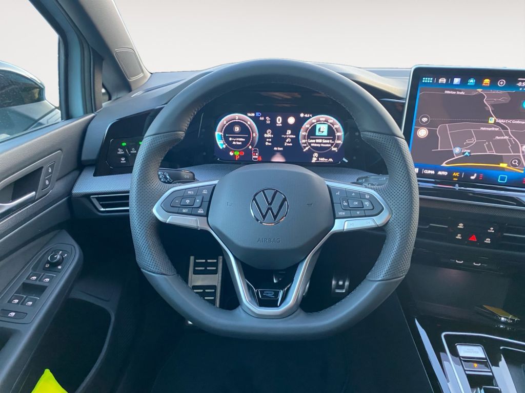 Fahrzeugabbildung Volkswagen Golf Var. 2.0 TDI SCR DSG R-Line *Anschlussgaran