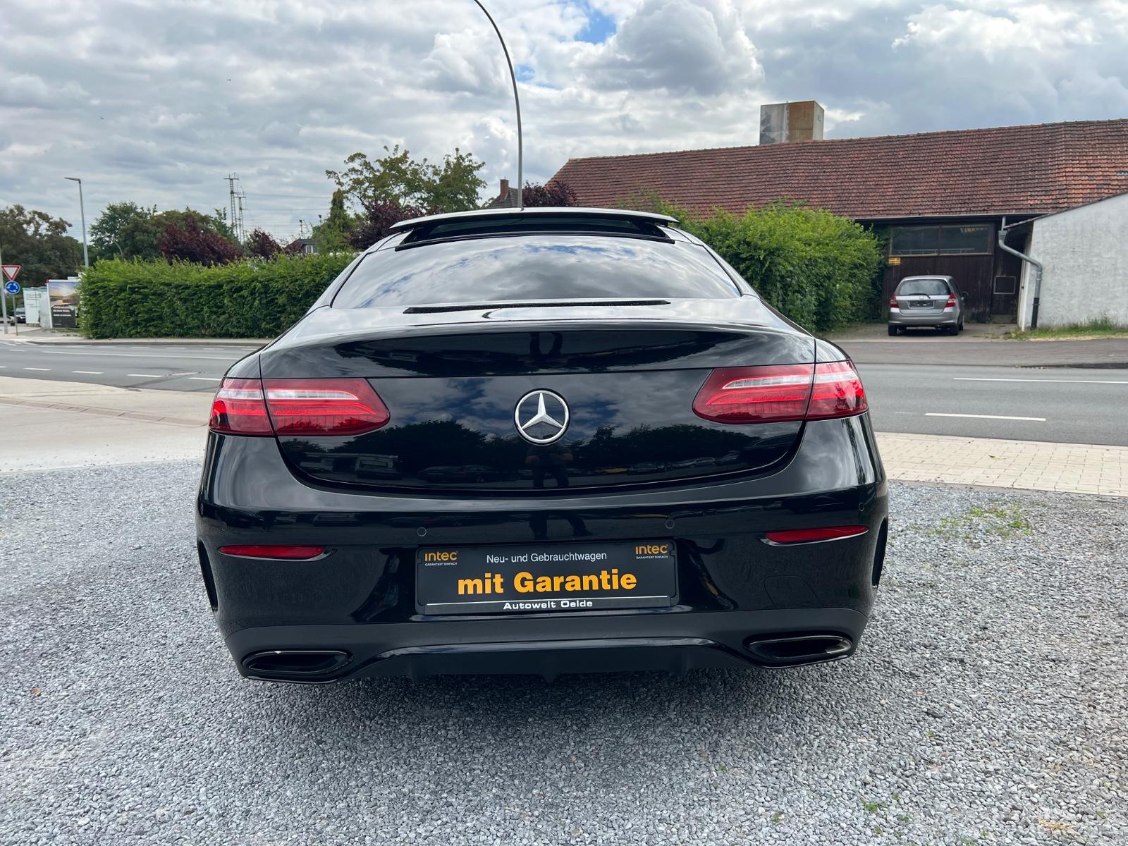 Mercedes-Benz E 300 E Coupe AMG Line Panorama Soft -Close