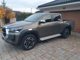 Toyota Hilux Double Cab Executive 4x4 Automatik - Toyota Hilux von privat