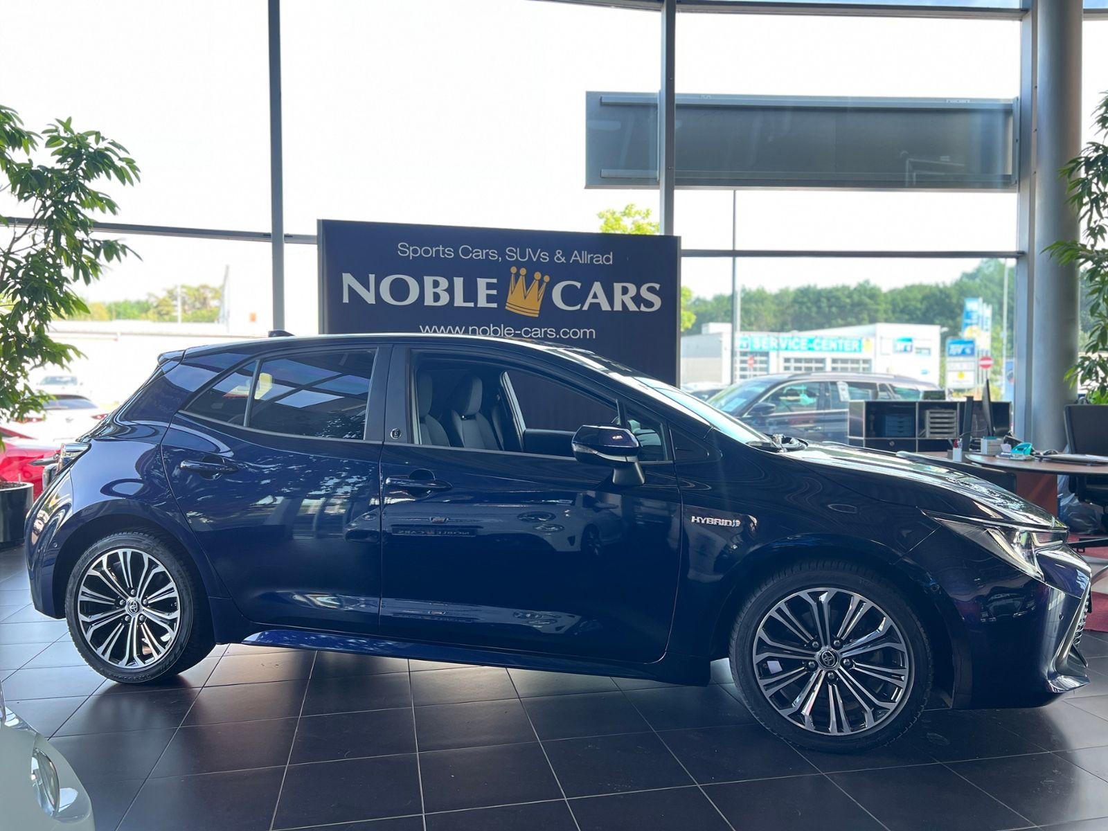 Fahrzeugabbildung Toyota Corolla 2.0 Hybrid Team D JBL LED RFK NAVI SHZ