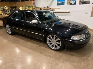 2001 AUDI A8 — фото 1