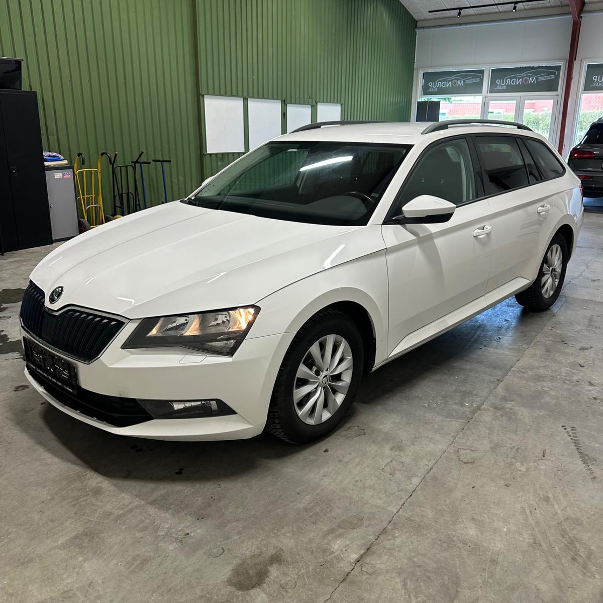 Skoda Superb Combi FULL SERVICE Carplay p sensor