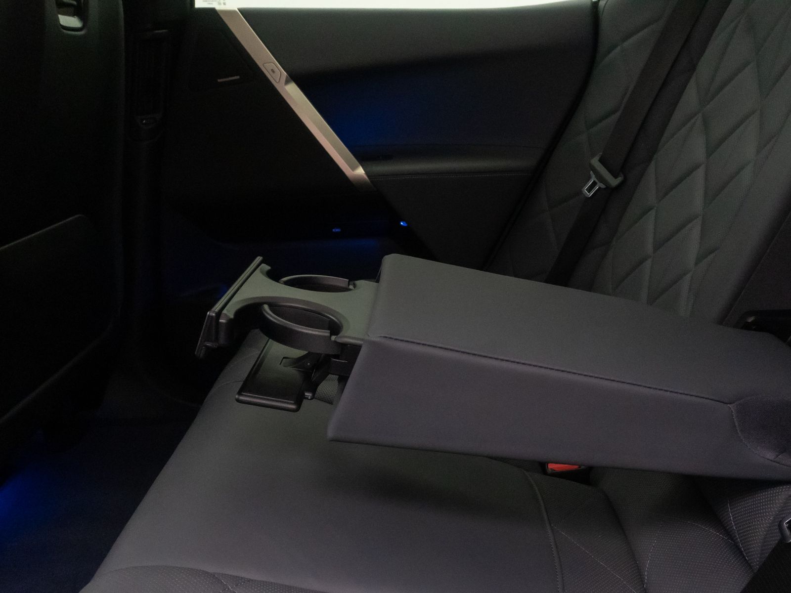 Fahrzeugabbildung BMW iX xD40 Sport 360&deg;SkyLounge DAB Laser H/K 22Zoll