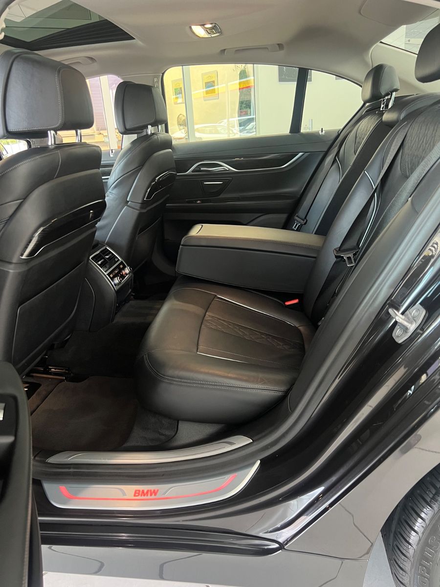 Fahrzeugabbildung BMW 740 d xDrive * SITZBELÜFTUNG*MASSAGE*360 KAMERA*