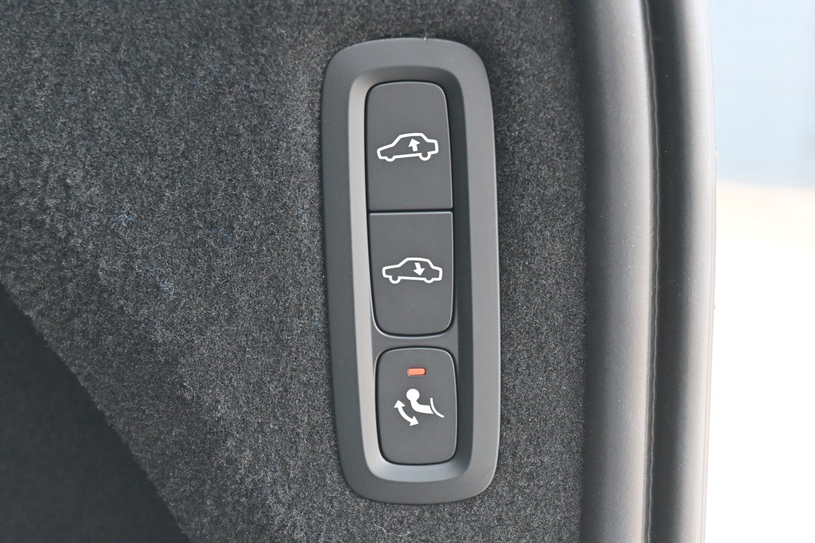 Fahrzeugabbildung Volvo XC90 B5D AWD Inscription*LUFT*STDHZG*360*AHK*ACC