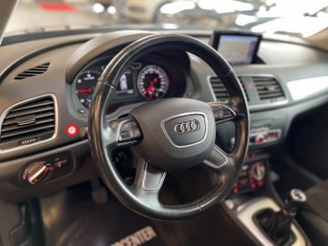 Audi Q3 2.0 TDI quattro *BI-XENON*APS*NAVI*AHK*LED*