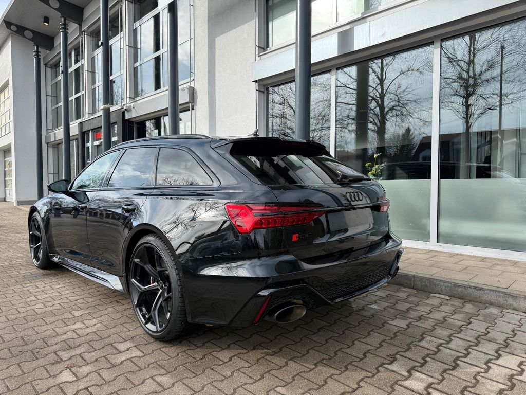 AUDI RS6 Avant PERFORMANCE/ STANDHZG./ B&O/ 22"/ PANO AUDI RS6 Avant PERFORMANCE/ STANDHZG./ B&O/ 22"/ PANO