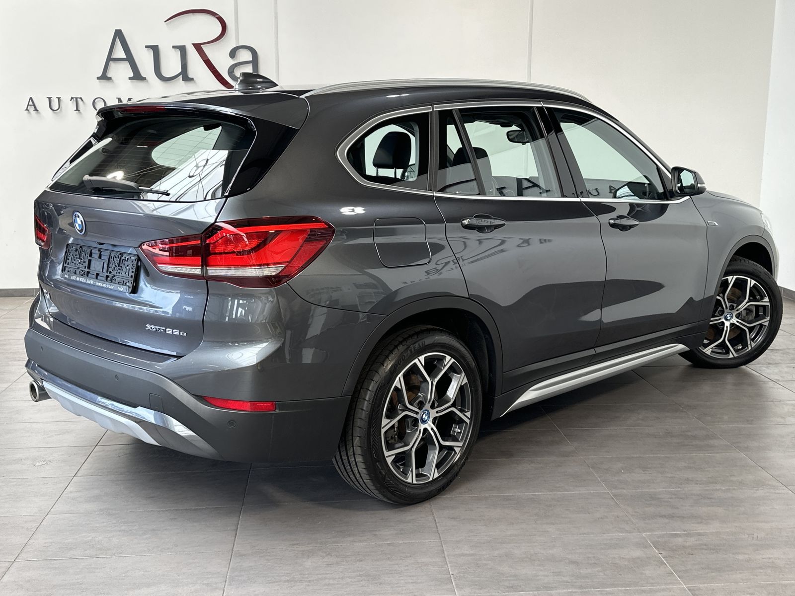 Fahrzeugabbildung BMW X1 xDrive25e xLine NAV+LED+KAMERA+HIFI+ACC+HUD