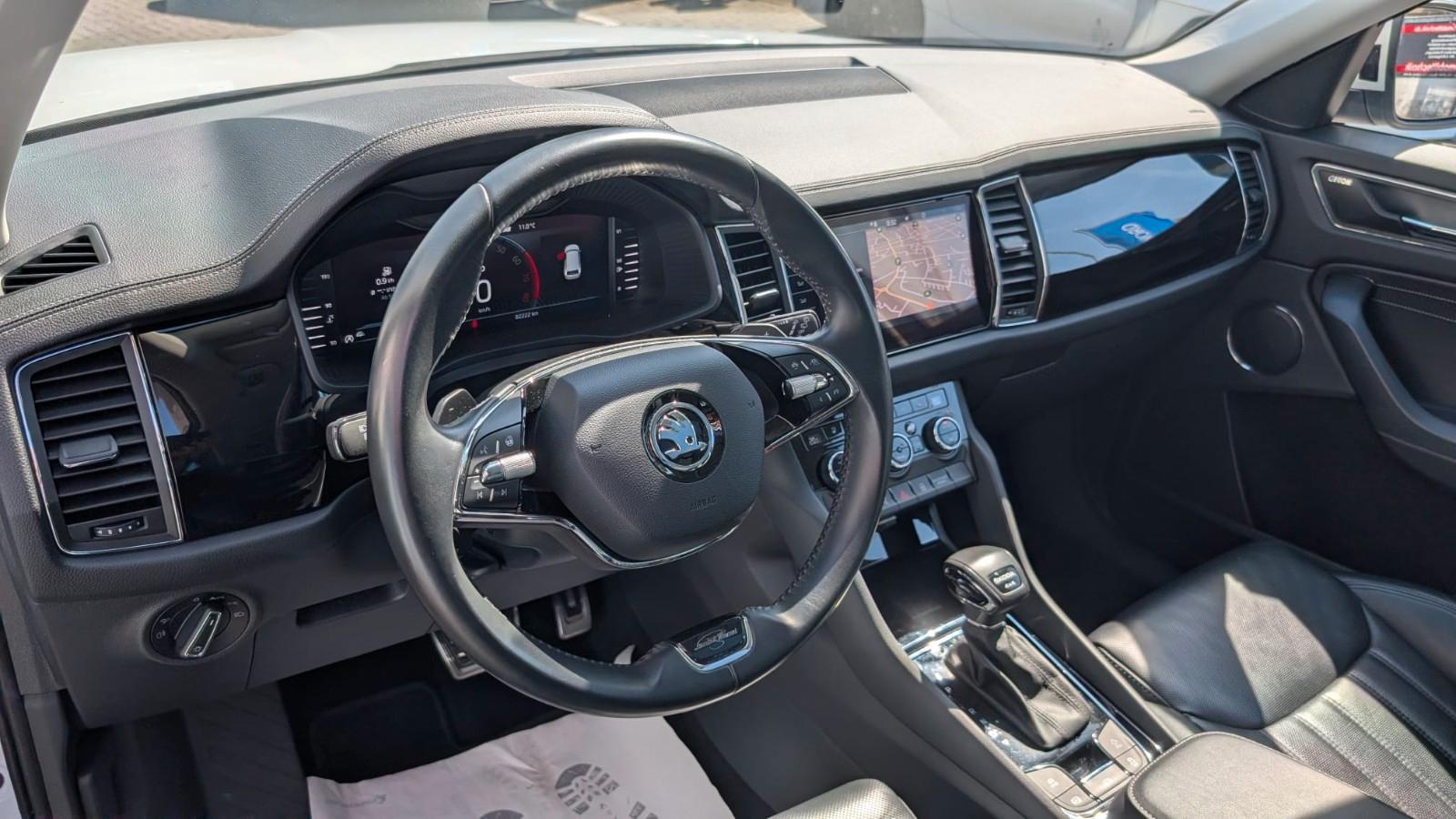 Skoda Kodiaq L&K 4x4 / AHK / Panorama / Standheizung