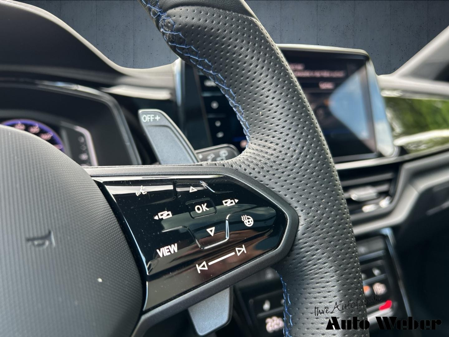 Volkswagen T-Roc R Navi Leder AHK Pano Akra DCC Matrix