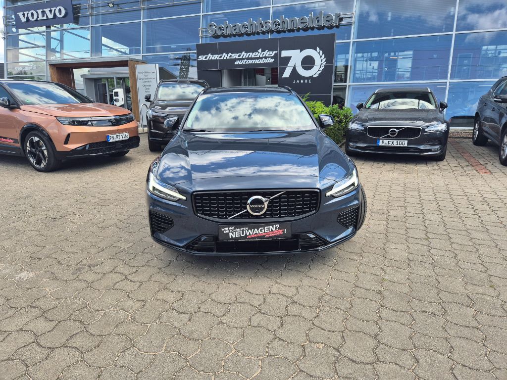 Fahrzeugabbildung Volvo V60 T6 AWD Plus Dark+Lagom-Pak+Licht-Pak+SOFORT