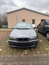 BMW e46 328i M Paket - BMW 328 aus 2000: 328i