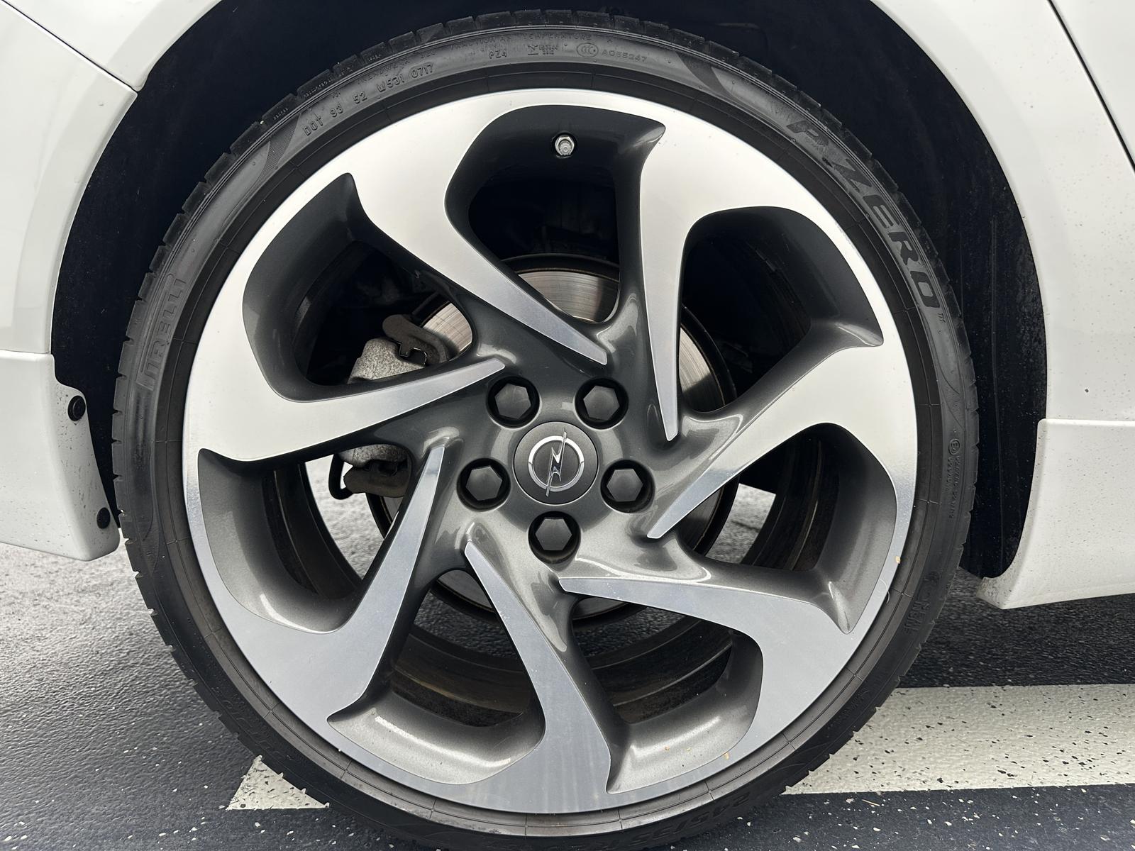 Opel Insignia Sports Tourer 2.0 Turbo 250 ch BVA – OPC Line – Toit pano Cuir ventilé