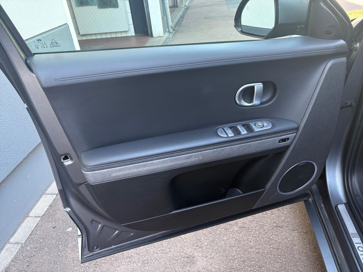Hyundai IONIQ 5 Uniq 4WD 77,4 kWh Relax 20'' HuD LED Mem foto 24