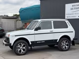 Lada Niva 1.7i 4X4 *2-HAND*ROSTFREI*ALUFELGEN*AHK*TOP - Lada Niva: Pickup