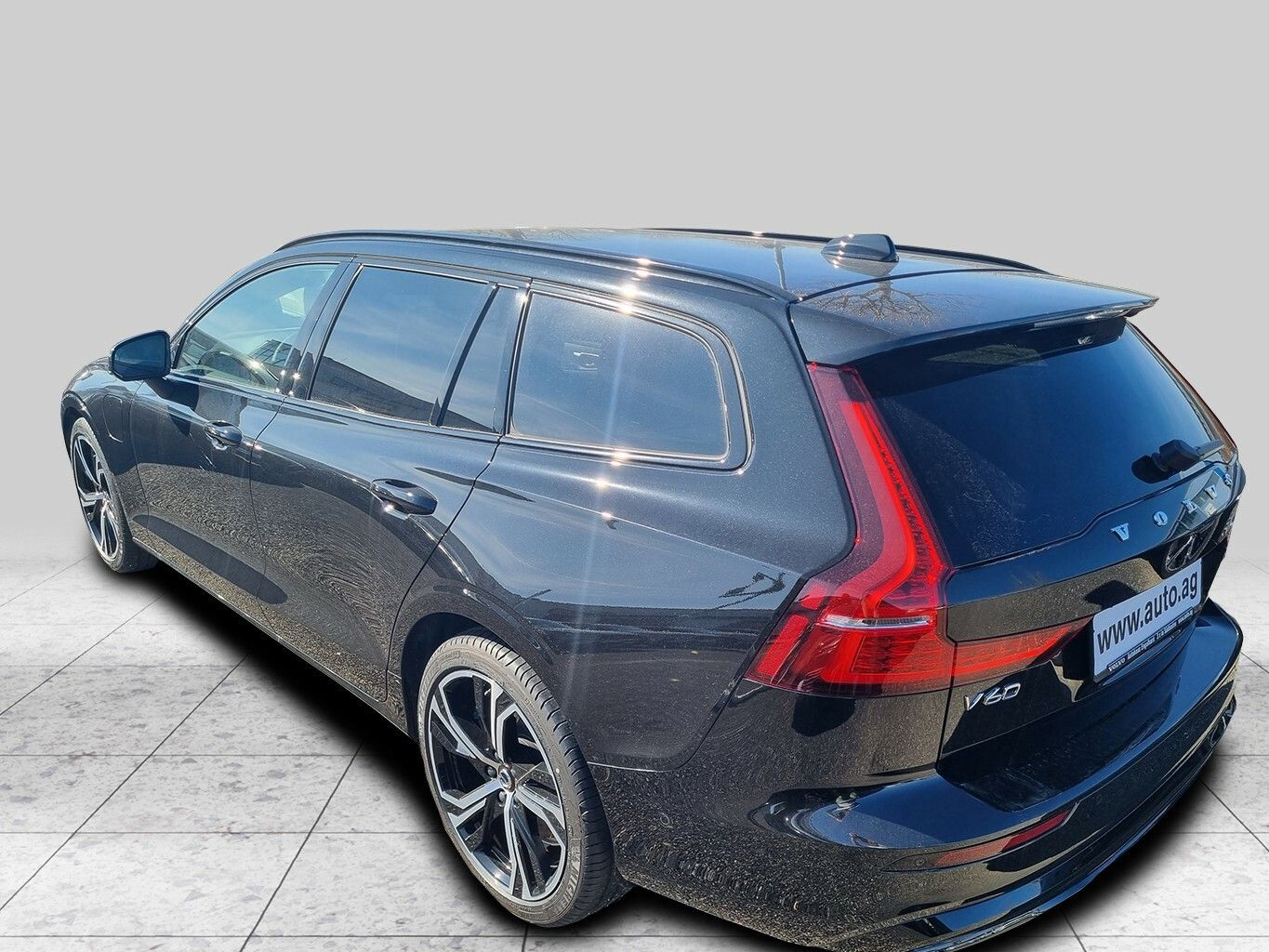 Volvo V60 T6 PLUS DARK TOP DEAL imagem 3