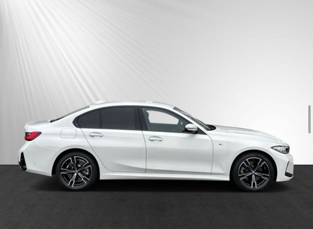 Image of BMW 330