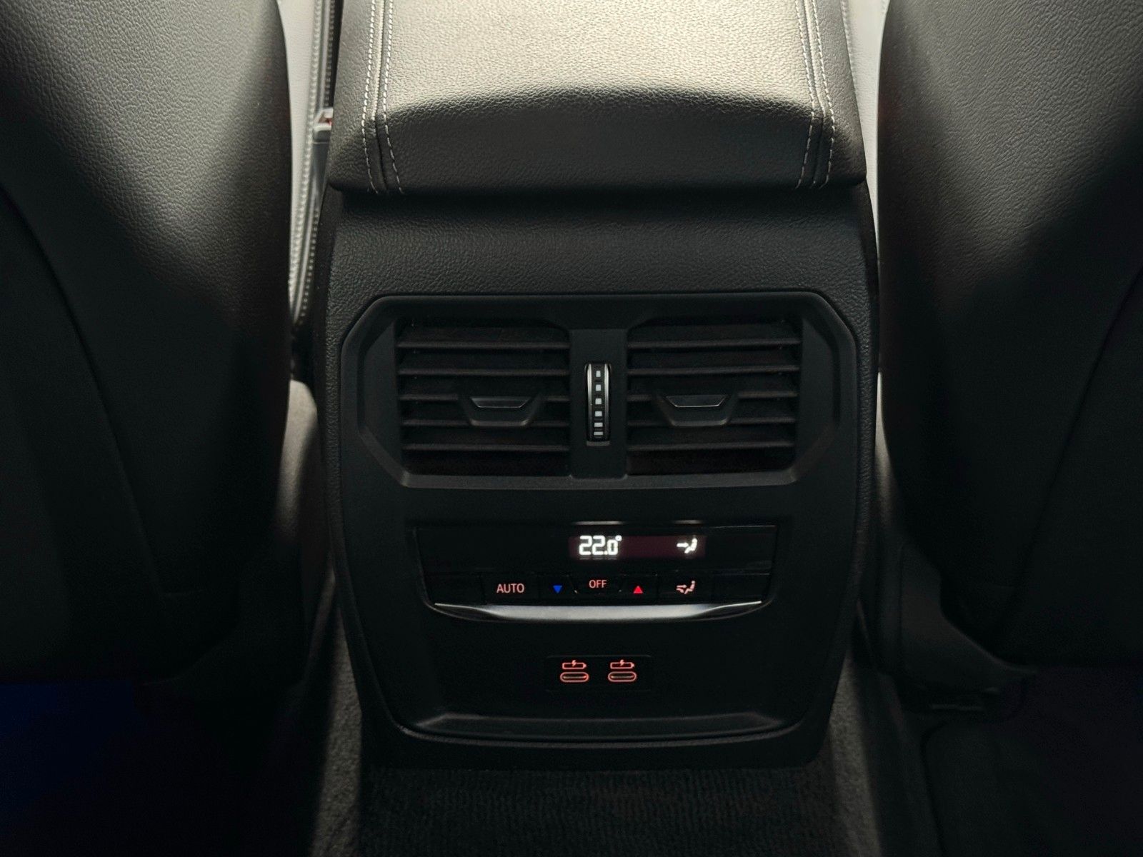 Fahrzeugabbildung BMW 420i G22 Coupé M Sport Leder Memory Kamera ACC