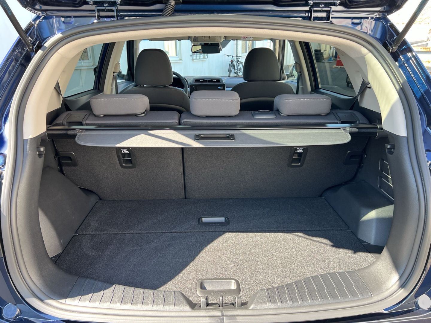 Fahrzeugabbildung Ssangyong Tivoli Nomad 2WD Automatik Navi LED CarPlay DAB