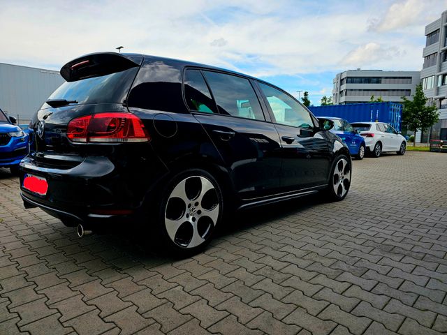 Volkswagen Golf VI GTI 2.0 TSI DSG Tüv 07/26 9Zoll Navi