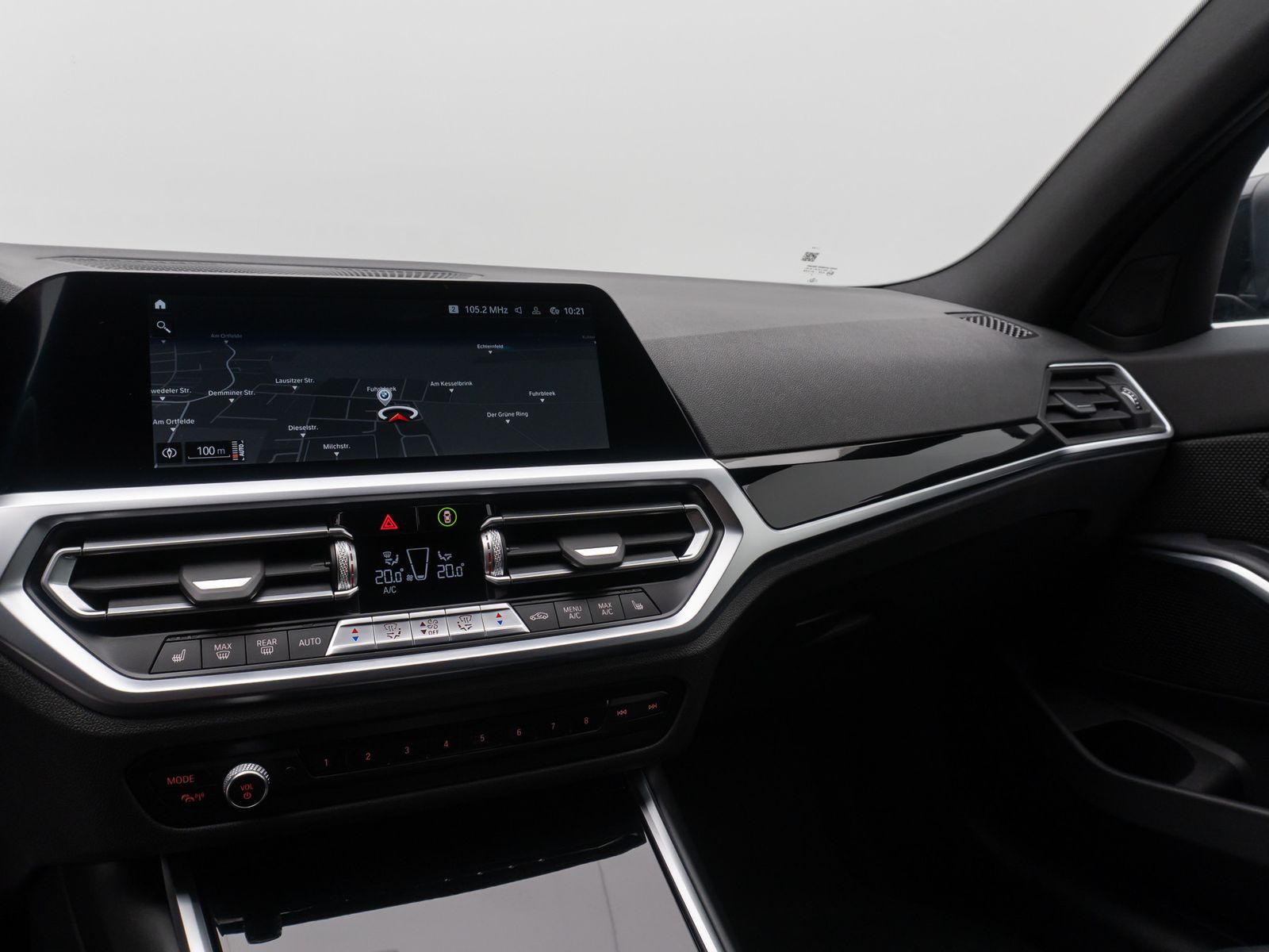 Fahrzeugabbildung BMW 318d HiFi Kamera DAB Alarm WLAN FernlichtAssist