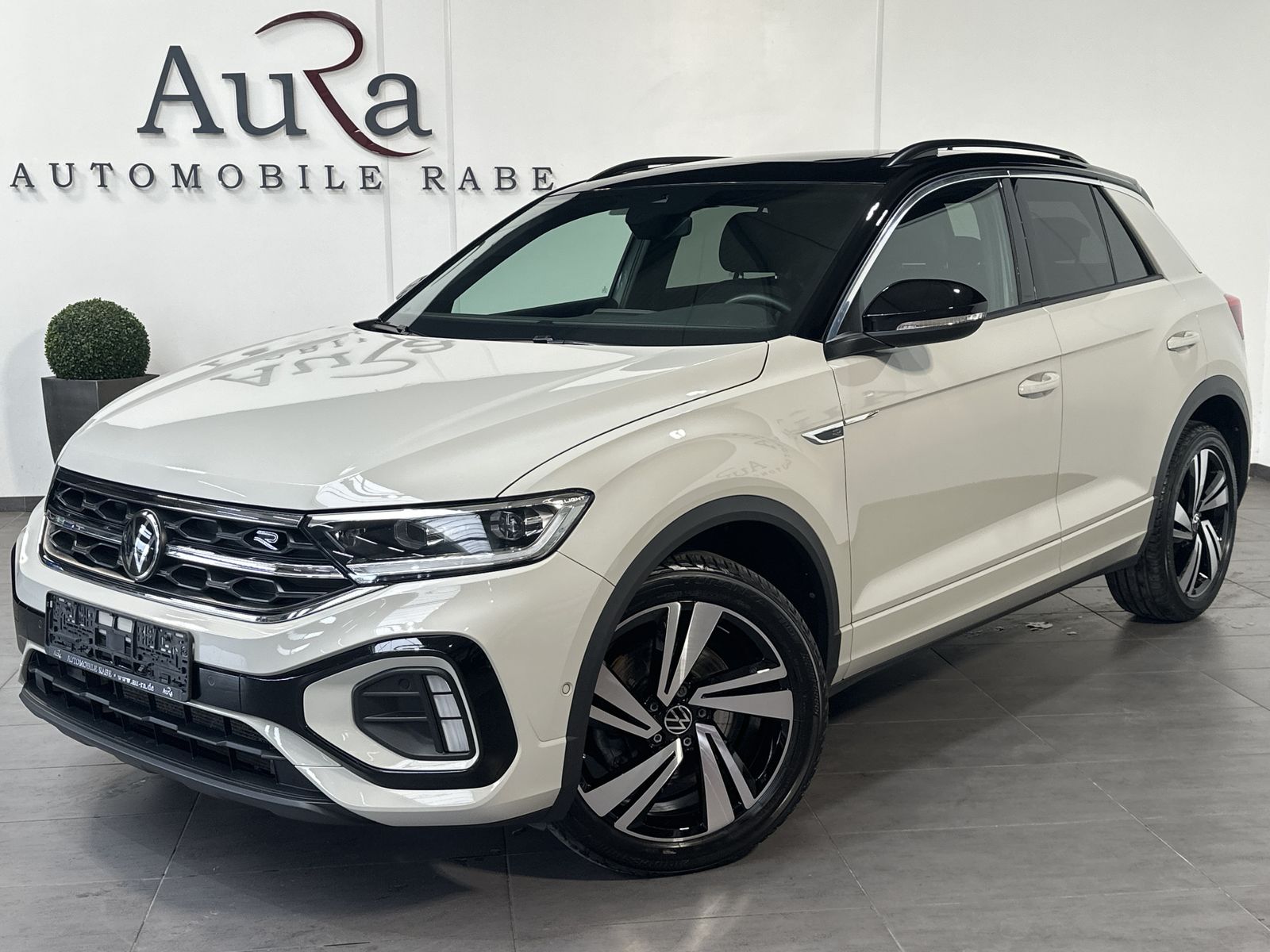 Fahrzeugabbildung Volkswagen T-Roc 2.0 TDI DSG R-Line NAV+MATRIX+PANO+ACC+SHZ