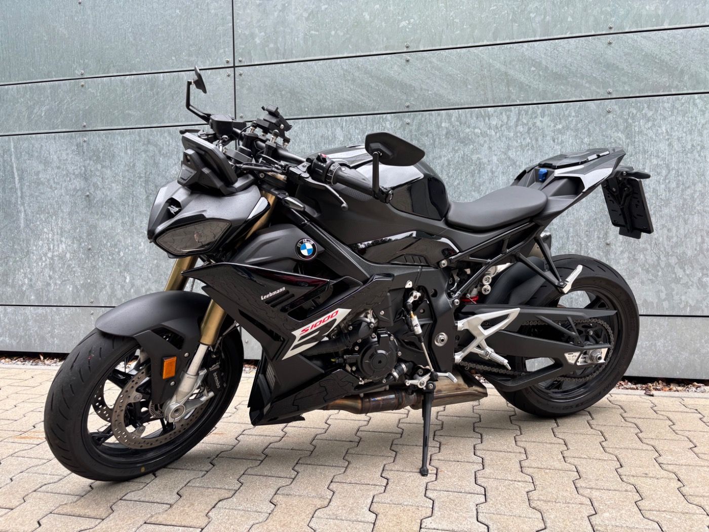 Fahrzeugabbildung BMW S 1000 R 2 Pakete Akrapovic