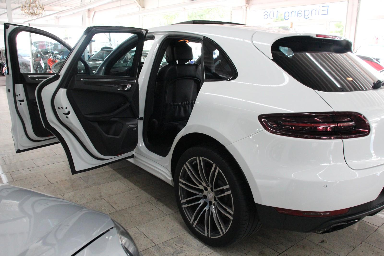 Porsche Macan Turbo *BOSE/Pano/Sitzbelüftung*