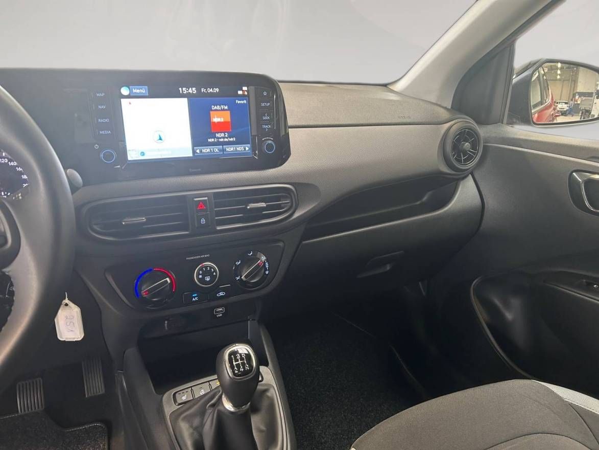 Fahrzeugabbildung Hyundai i10  Intro Edition