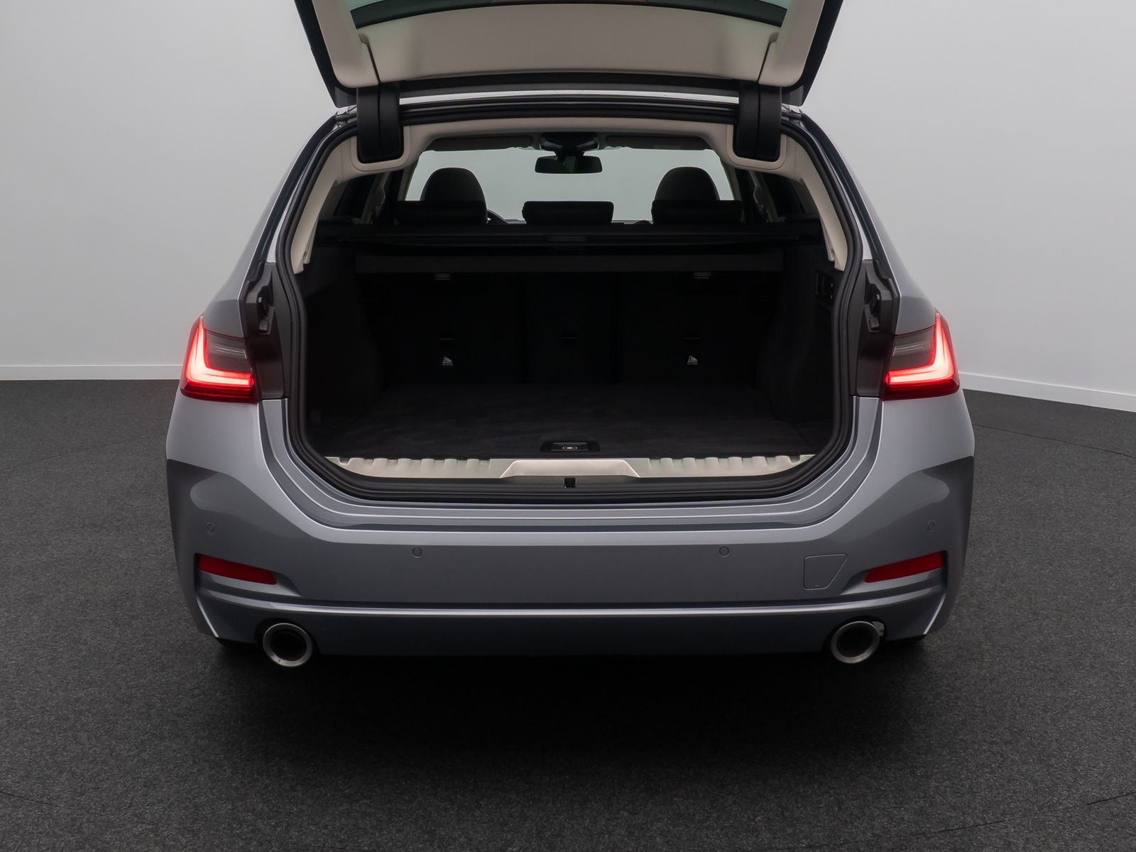 Fahrzeugabbildung BMW 320e Kamera DAB Leder Panorama Sport HUD 18Zoll