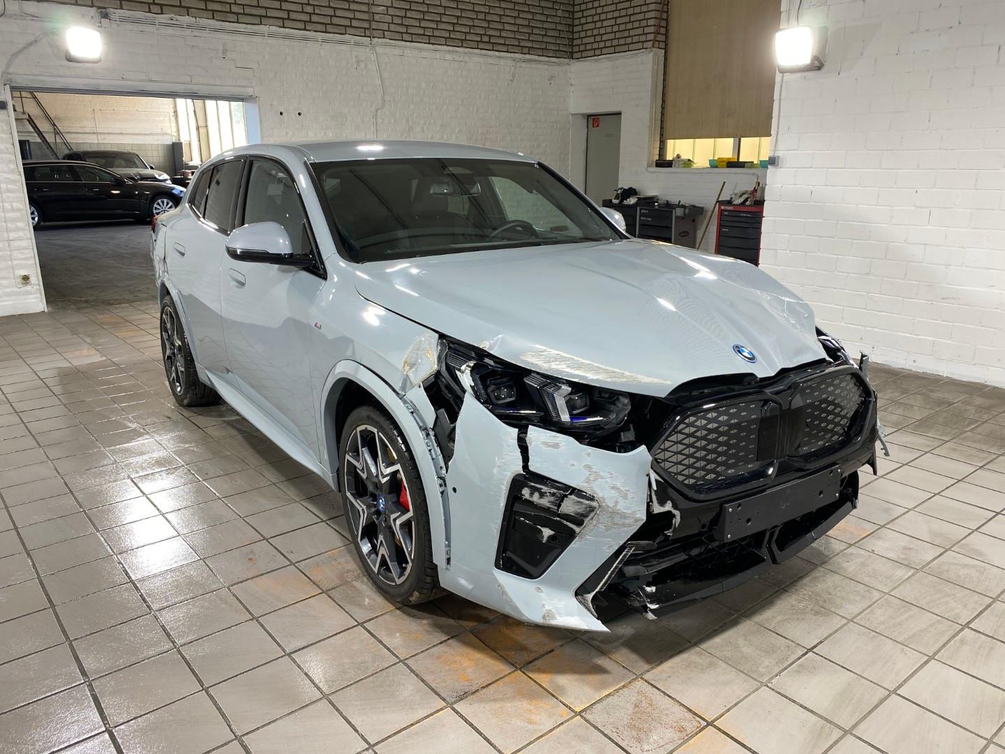 BMW iX2 xDrive30 M Sport KAM/NAVI/H&K