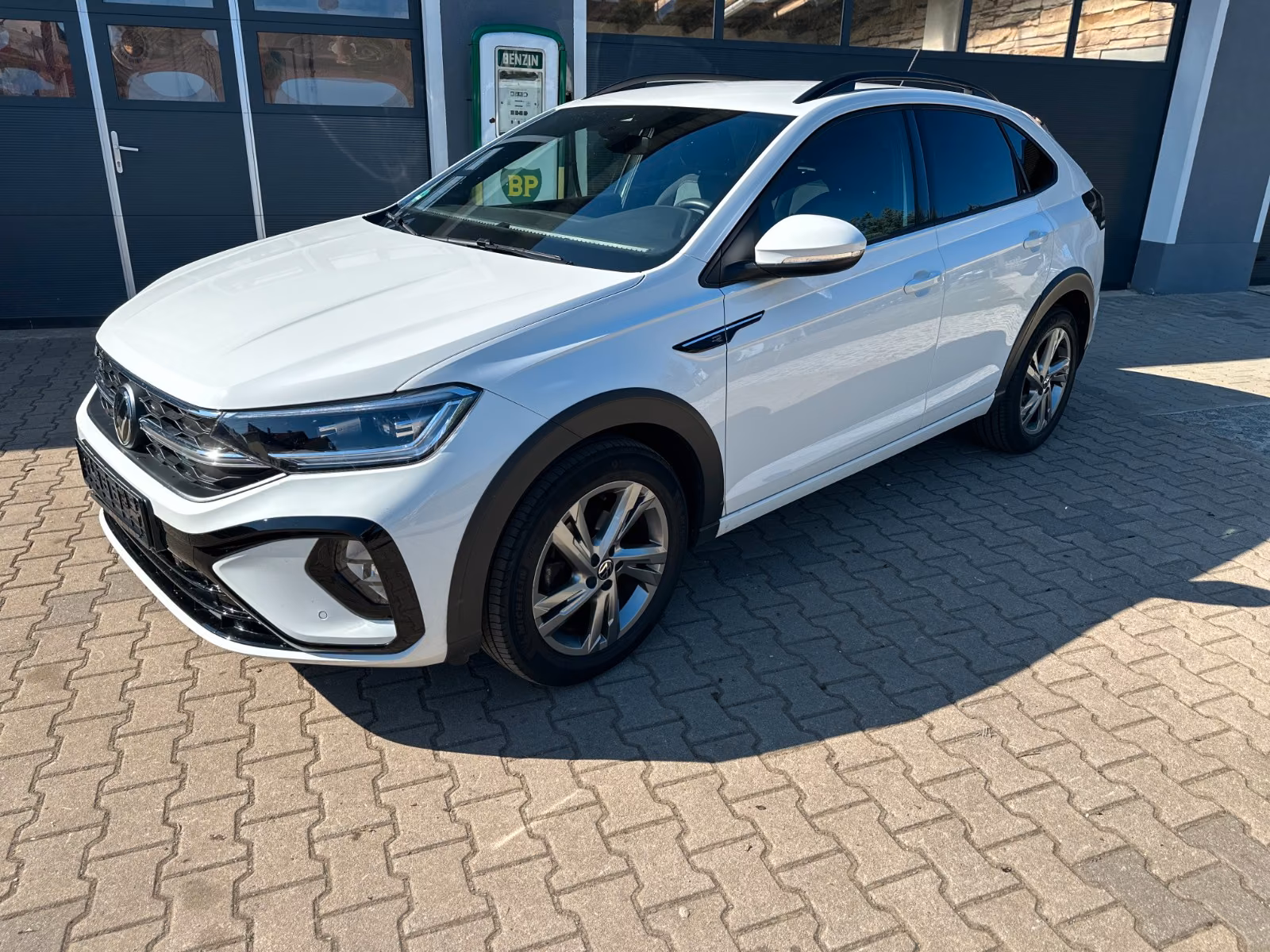 Volkswagen Taigo R-Line DSG Kamera Anhängerkupplung