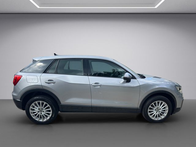 Q2 35 1.5 TFSI design S-tronic PDC SHZ NAVI LED