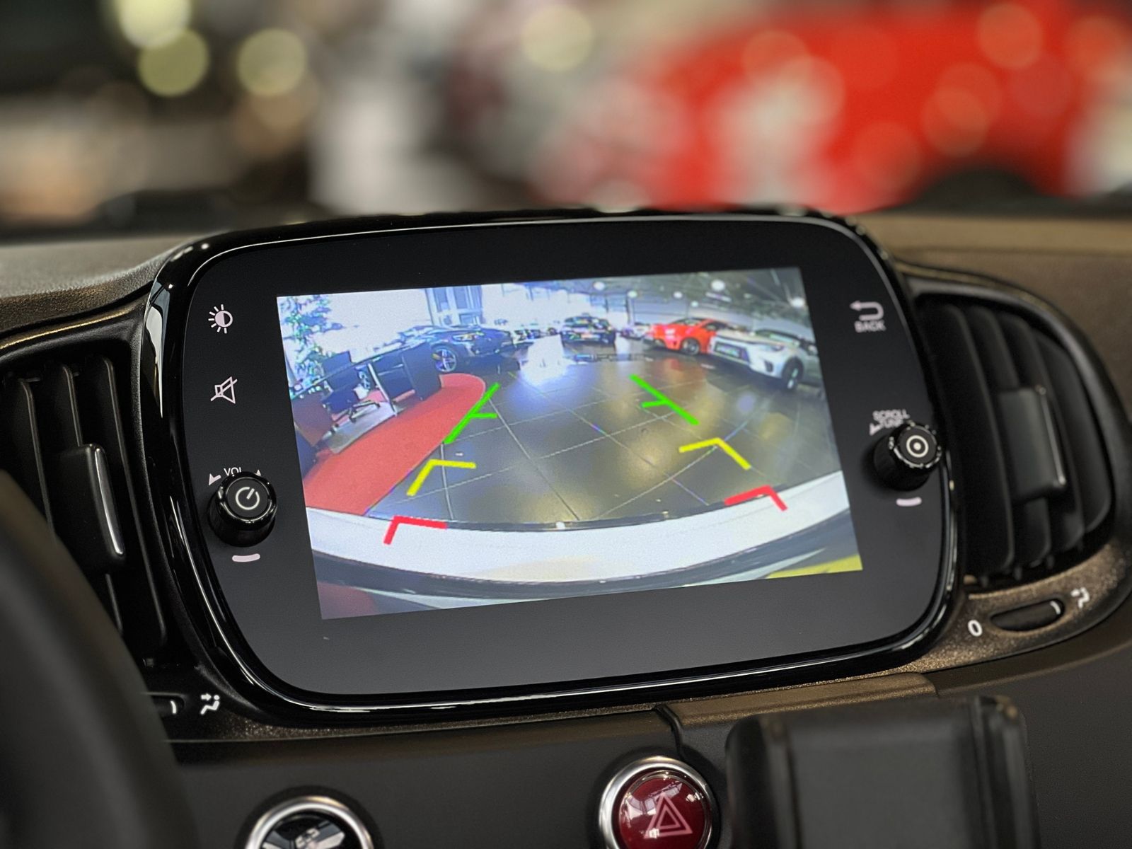 Fahrzeugabbildung Abarth 695C Cabrio Aut. KLIMA CARPLAY RFK ALU