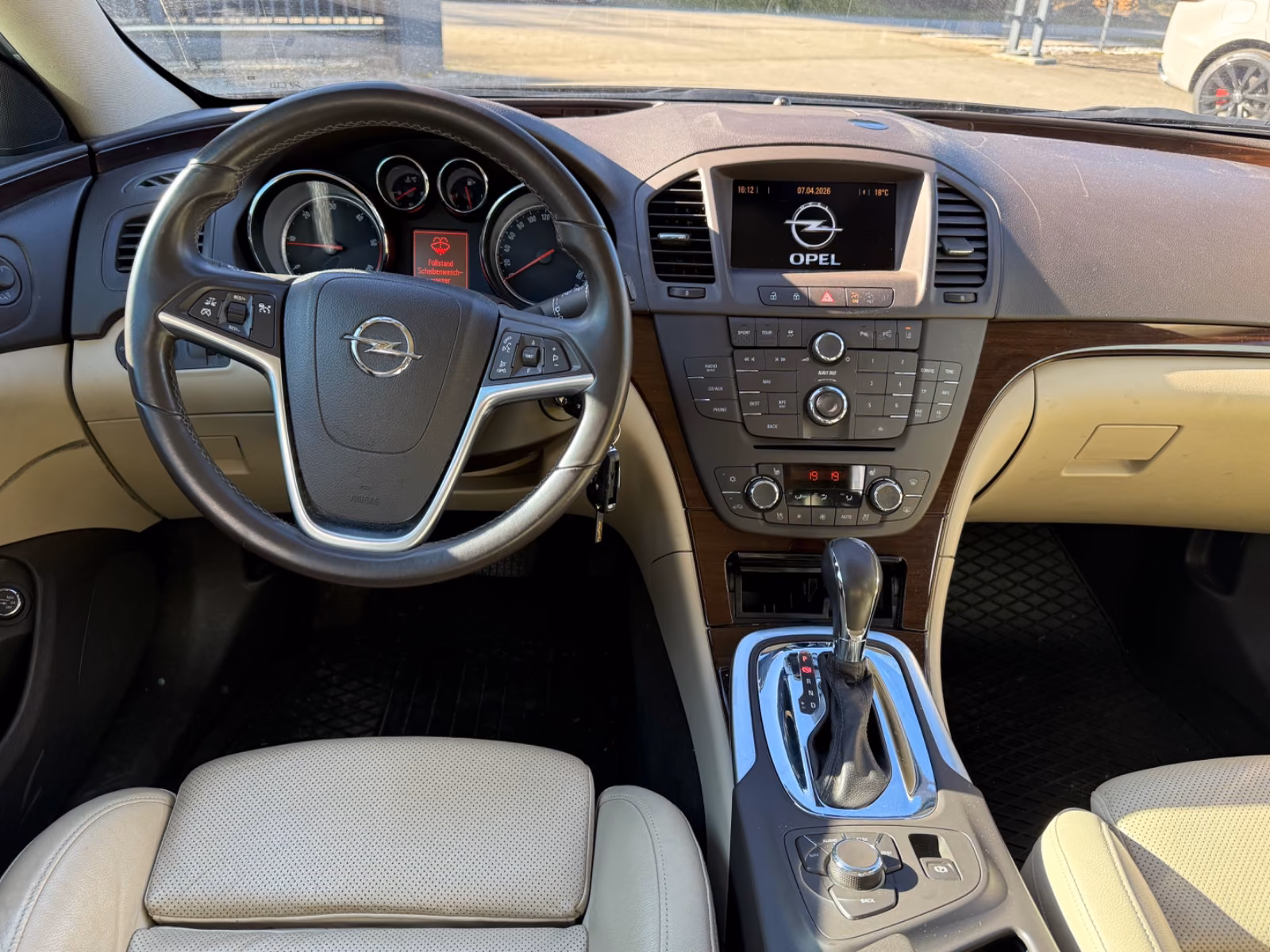 Opel Insignia 2013 — photo 11