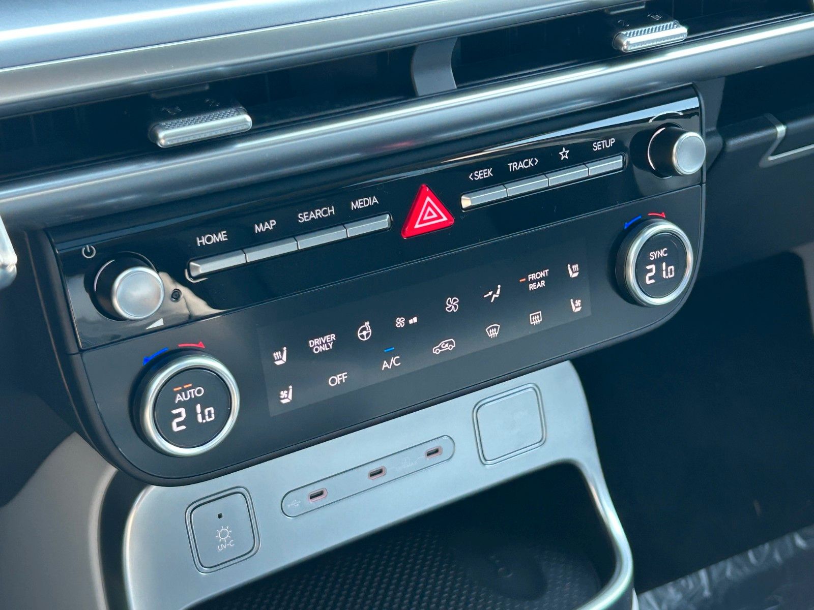 Fahrzeugabbildung Hyundai IONIQ 9 UNIQ 226kW *RW600KM*Pano*6Si*Relax*HeUp*