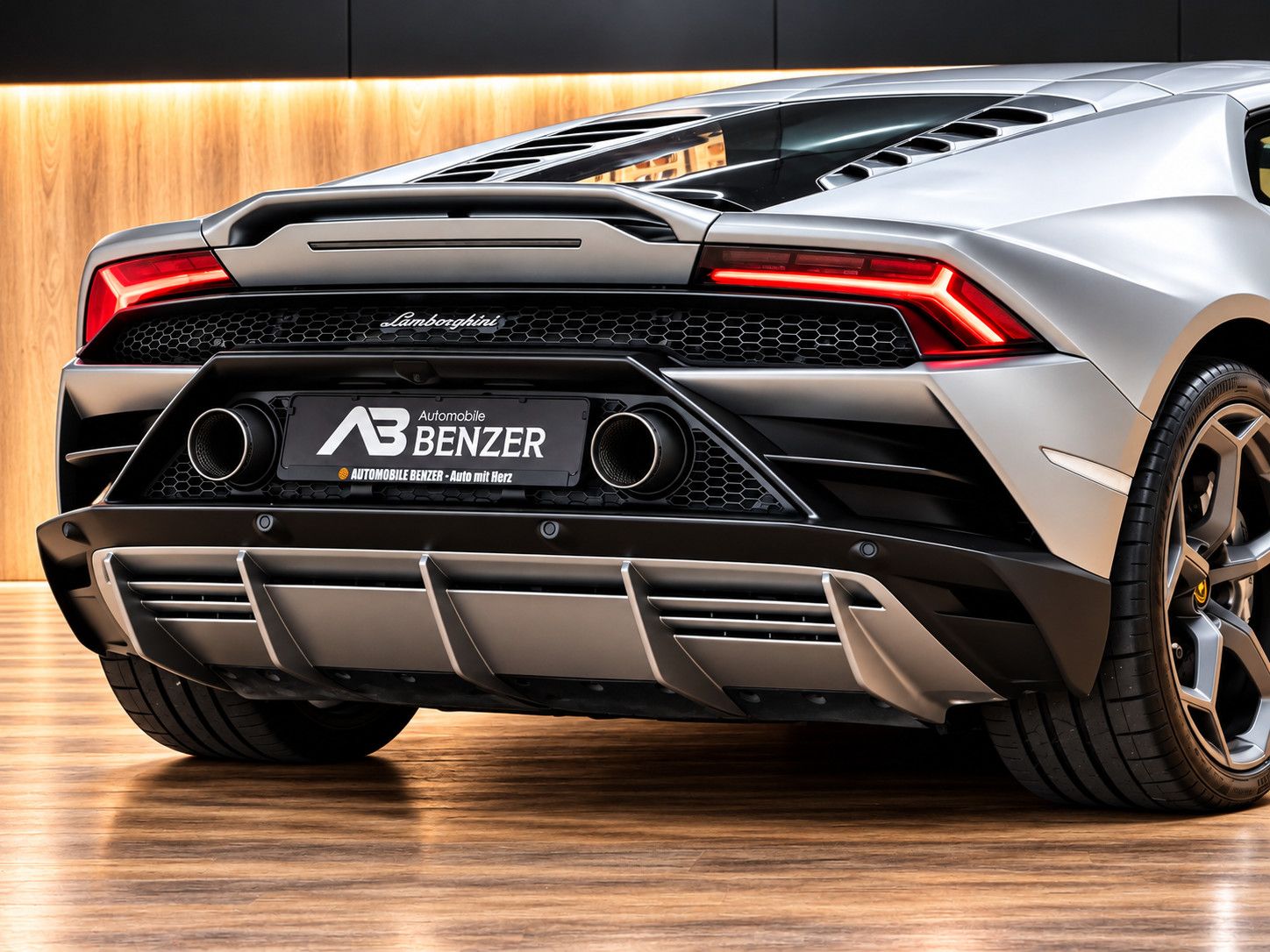 Fahrzeugabbildung Lamborghini Huracan Huracán EVO V10/LIFT/SENSONUM/KAMERA/ACC