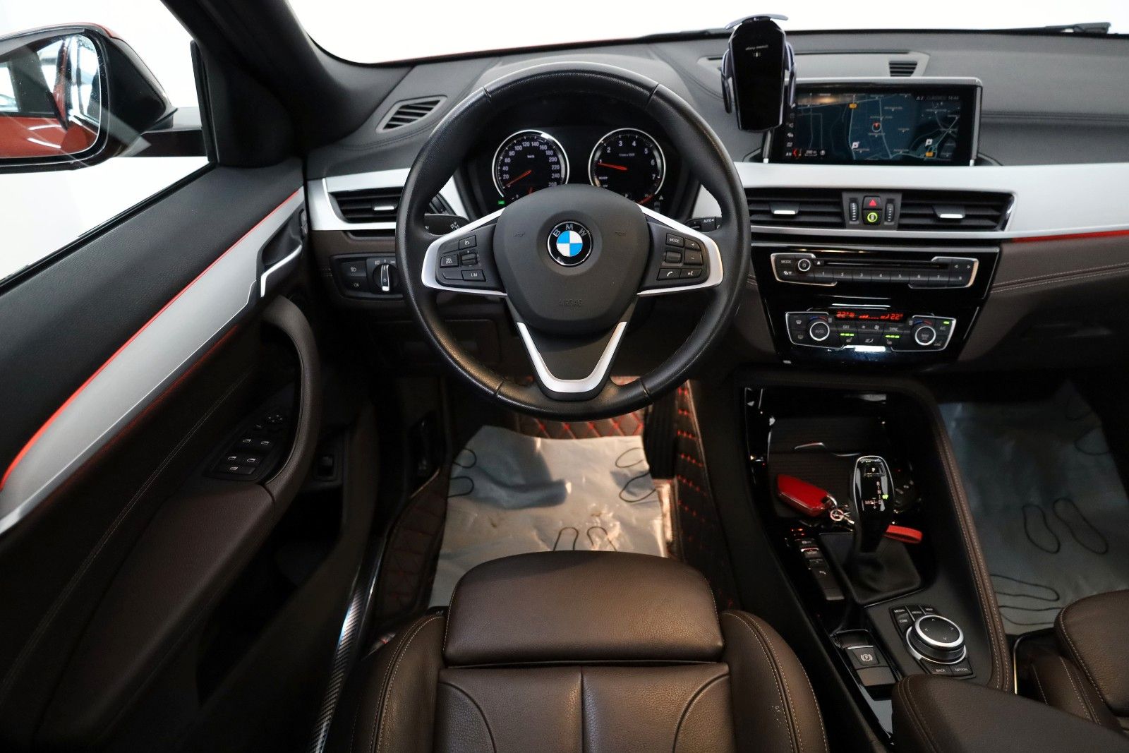 Fahrzeugabbildung BMW X2 sDrive 20 i Advantage Plus,Navi,Kamera,AHK+WR