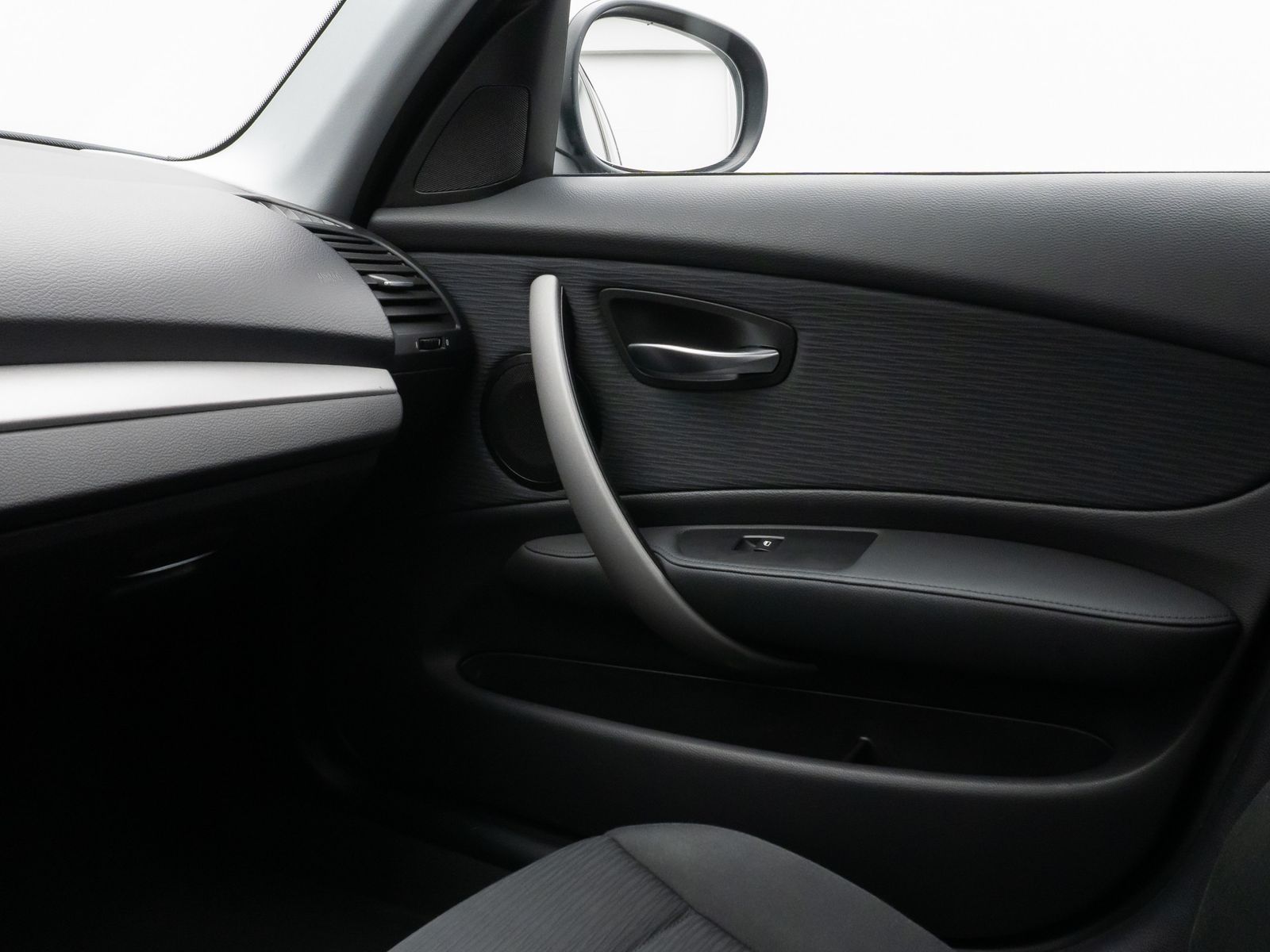 Fahrzeugabbildung BMW 118d  Advantage Sitzheizung AHK PDC Nebelscheinw