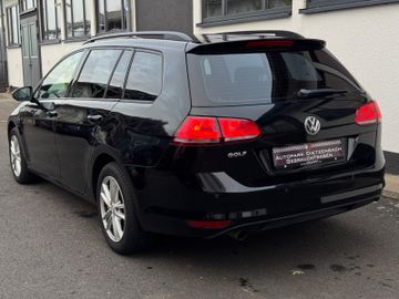 Volkswagen Golf - 6